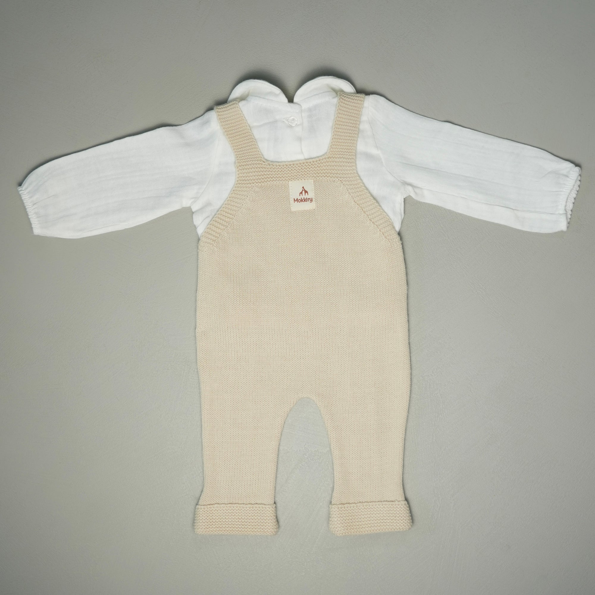 SALOPETTE IN MAGLIA BEIGE CON CAMICIA