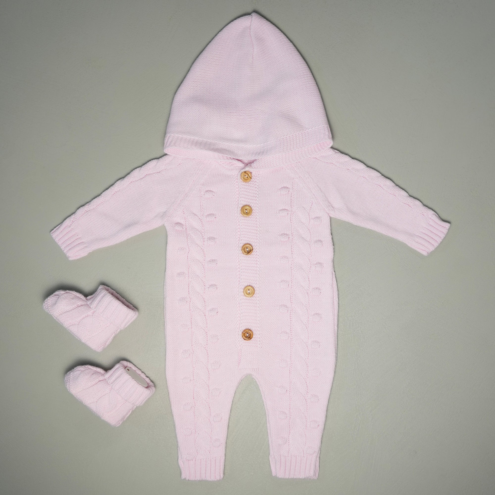 COCCOLA IN MAGLIA CON CAPPUCCIO E BABBUCCE ROSA