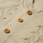 COCCOLA IN MAGLIA CON CAPPUCCIO E BABBUCCE BEIGE