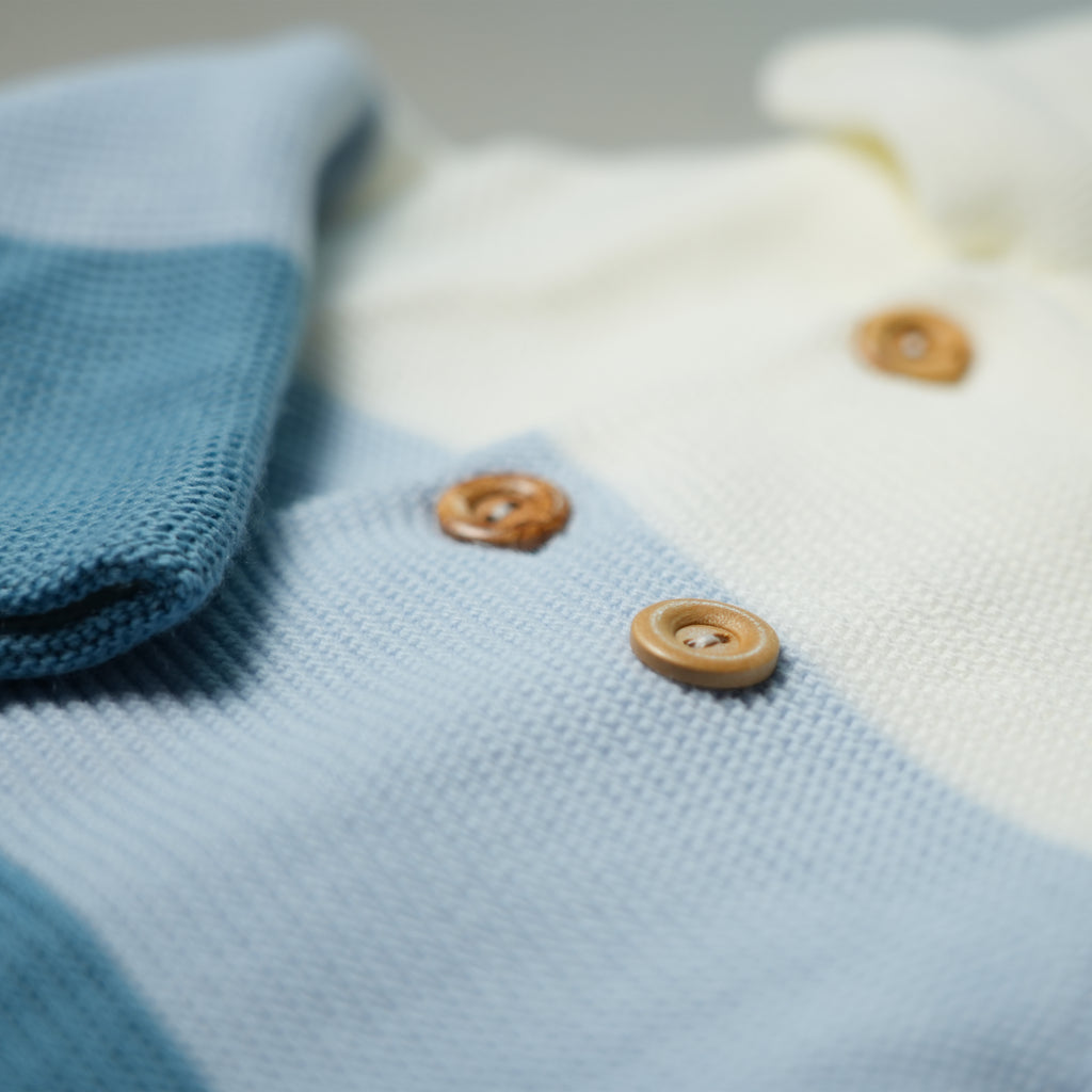 COMPLETINO ABBRACCIO IN MAGLIA AZZURRO E PANNA