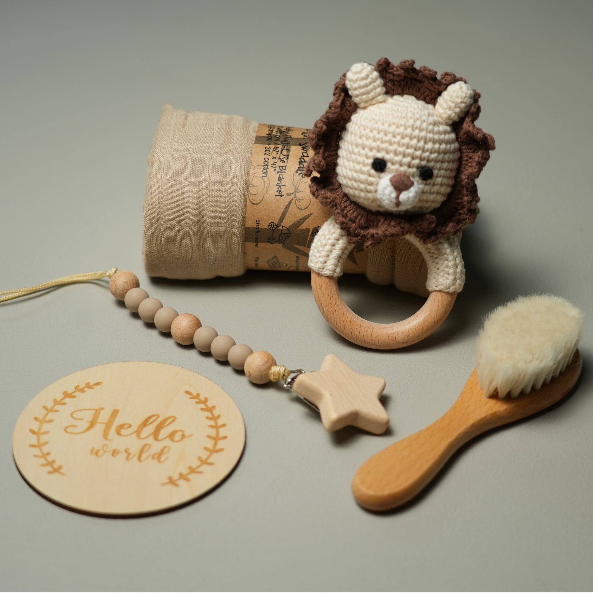 SET LEONCINO IN LEGNO E COTONE