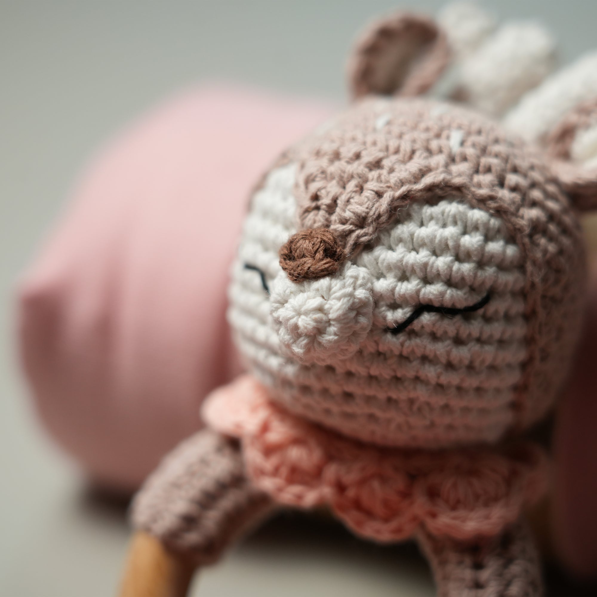 SET CERBIATTO IN LEGNO E COTONE