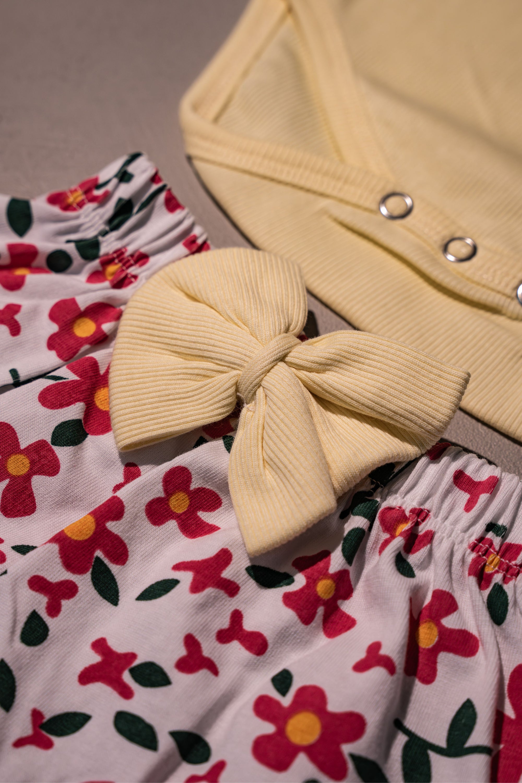 COMPLETO PETALI GIALLO
